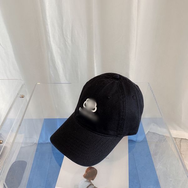 

snapbacks fashion mens designer caps letter printed black white cloth men snapbacks dome casual baseball cap fast ship