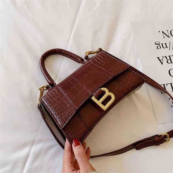 

designer bag 2023 summer tote 20% off trend hand hands leather texture