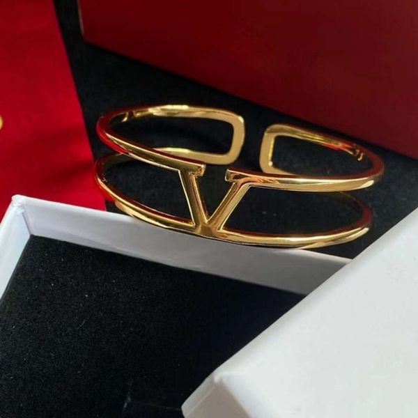 

Classic Designer Bracelet Jewelry Letter V Valentinolies jewelry New V-Letter Adjustable Open Bracelets Brass Material Fashion Versatile Bracelet jewellery gift