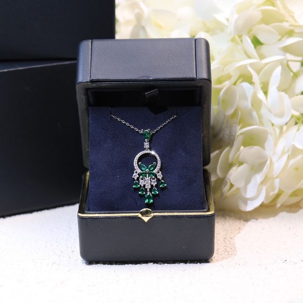 

european and american retro full diamond emerald ins niche minimalist temperament butterfly tassel pendant copper plated necklace, Silver