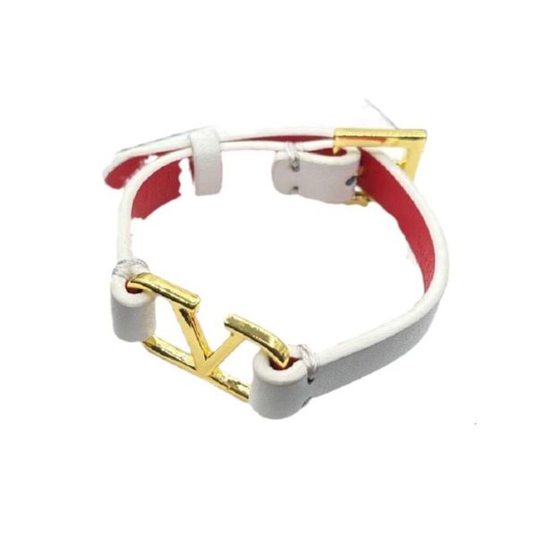 

Classic Designer Bracelet Jewelry Letter V Valentinolies jewelry New V-shaped Simple Brass Material Fashion Style Unique Bracelet for Women jewellery gifts