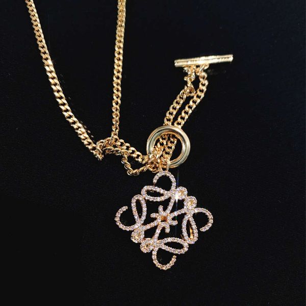 

Classic designer necklace loeve jewelry Luxury fashion jewelrys Gold OT buckle irregular necklaces with niche design high-end and atmospheric long sweater chain