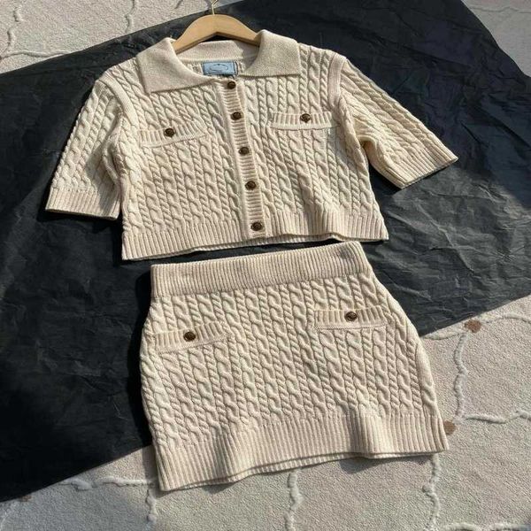 

designer t shirt shirt 2023 early spring family fried dough twists knitting cashmere sleeve cardigan skirt temperament celebrity suit, White;black