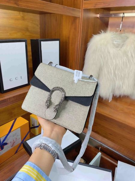 

metal chain messenger bags 2023 fashion lady shoulder bag small size 20cm wallet handbag letter printing design gift box packaging, Black;red