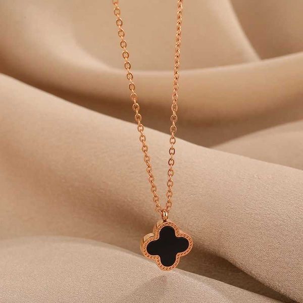 

van clover necklace designer fourleaf clover pendant necklace does not fadeladys titanium steel collarbone chain18k goldsweet style, Silver