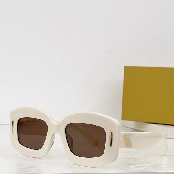 

factory eyewear t-stand style fashion sunglasses lw40105u square thick plate frame lens crystal decoration vanguard design outdoor uv400 pro, White;black