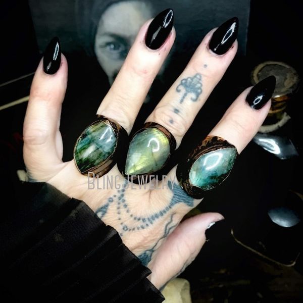 

band rings rm43011 witch jewelry natural labradorite form adjustable gemstone goth wicca statement 230410, Silver