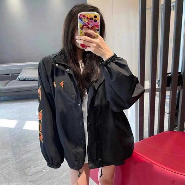 

2023 new designer womens t shirt high-end shirt high version 2023 early spring family flame lightning letter waterproof windproof charge coa, Black