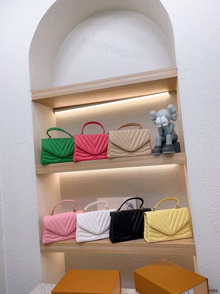 

luxury fashion bags totes 2023 new designer v-shaped brand women's black white pink yellow apricot green hand carrying shoulder bag cro