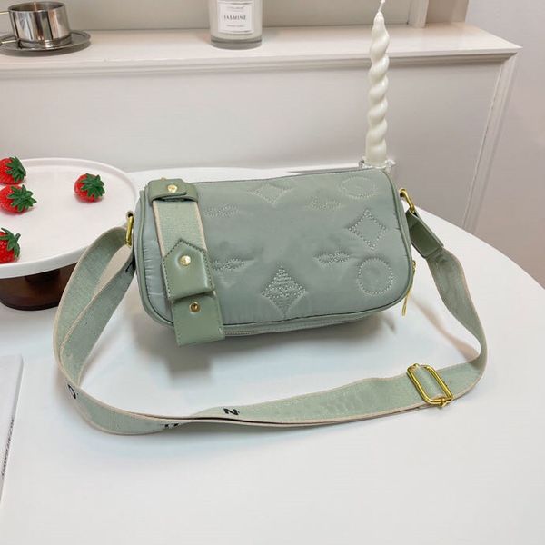 

brand day packs fashion envelope bag women's casual large capacity handheld bag versatile temperament chain crossbody small bag