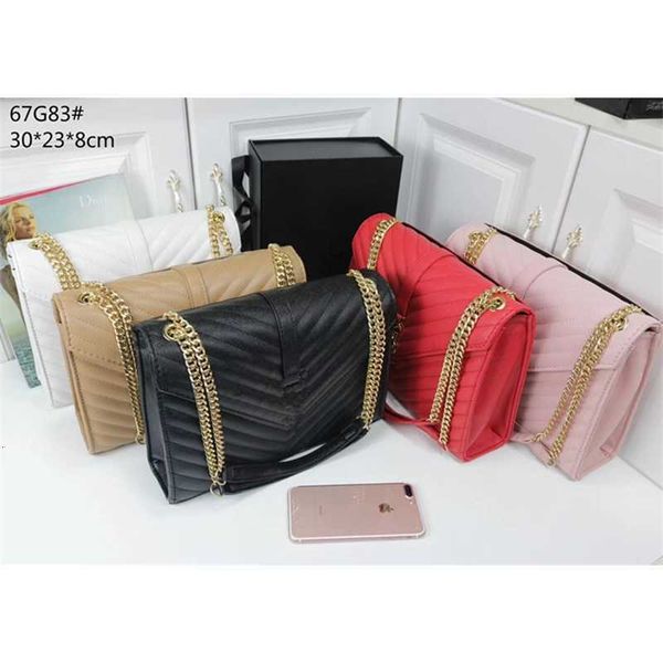 

2023 fashion new single shoulder messenger bag simple v-shaped bag-67g83