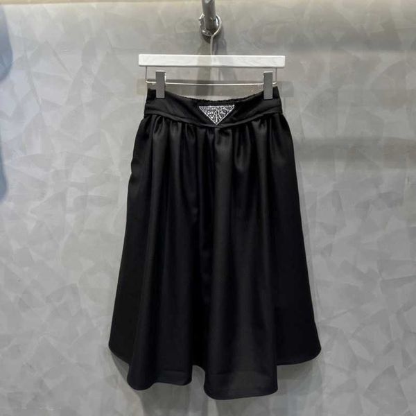 

womens designer t shirt tracksuit shirt triangle a-line large swing umbrella skirt spring/summer 2023 versatile celebrity mid length half-le, Black