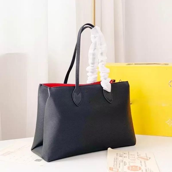 

2023 women's handbag luxurys designers bags grained calfskin shoulder bags simple lock and key case easily switch carrying methods wall, Black;red