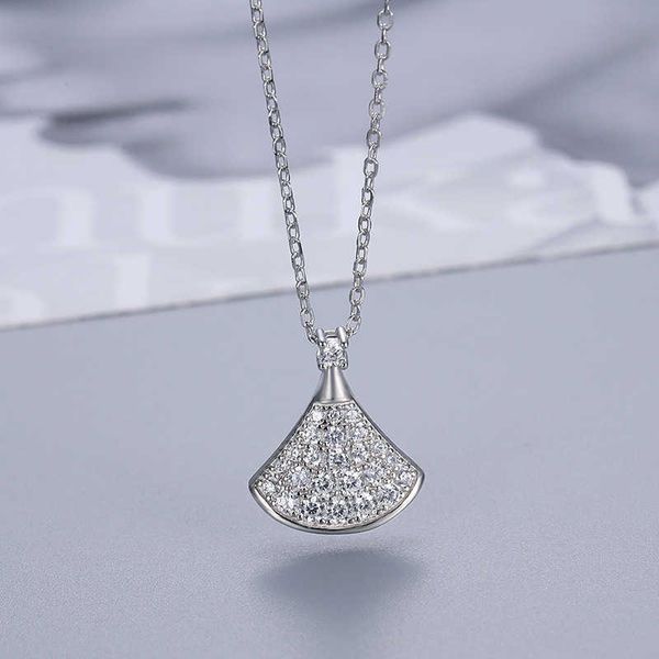 

2021 new s925 sterling silver full diamond fan pendant women's korean edition light luxury simple small skirt necklace collar chain