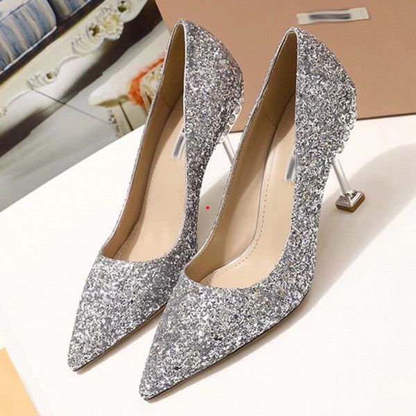 

2023 fashion designer high heels dress shoes sandals women luxury glitter rivets triple black white patent leather suede party womens weddin