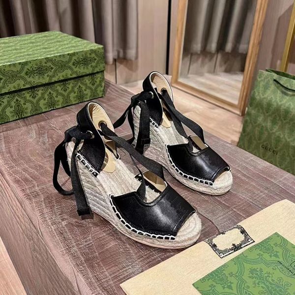 

2023 designer womens sandals eller letter eller classic letter black and white bicolor womens beach shoes womens sandals