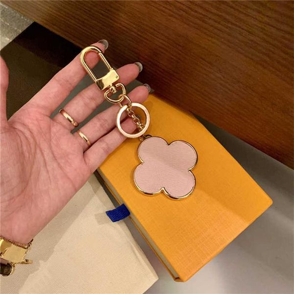 

designer four-leaf keychains lucky clover car key chain rings accessories fashion pu leather keychain buckle for men women hanging326r, Silver