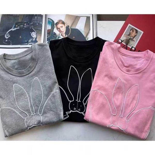 

2023 new designer womens t shirt high-end shirt family 2023 style chest patch embroidery rabbit round neck sleeve men loose casual t-shirt w, White