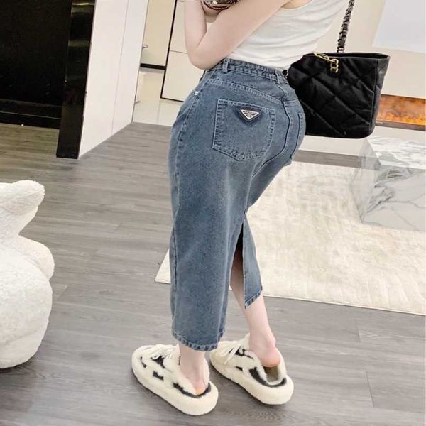 

2023 womens designer t shirt tracksuit shirt family 23 split denim skirt 2023 style recommended pair with wear to save your heart, Black