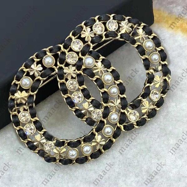 

new style hollow black leather braided letters brooch rhinestone pearl brass material fashion elegant jewelry m230410, Gray