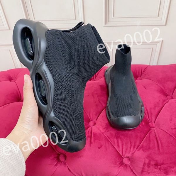 

2023 new luxury fashion shoe designer men woman luxury colors and styles breathable designer massage outdoor air sports trainers shoes fengd, Black