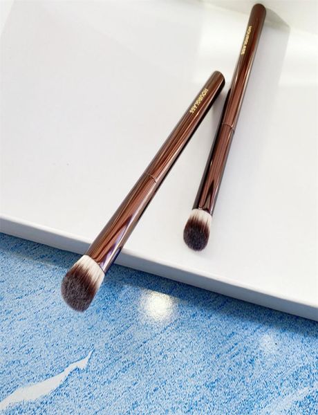 

new vanish seamless finish concealer makeup brush metal handle soft bristles angled large conceal cosmetics brush beauty tool1374967