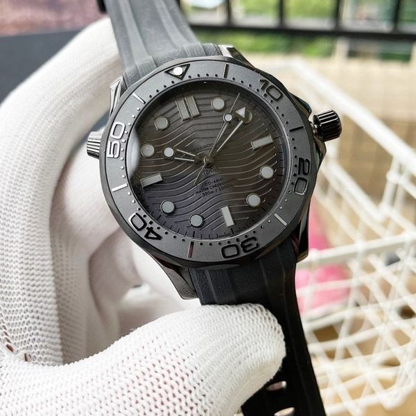 

size men's watch 43mm automatic mechanical designer carbon black sapphire glass mirror waterproof rubber men's montel luxury, Slivery;golden