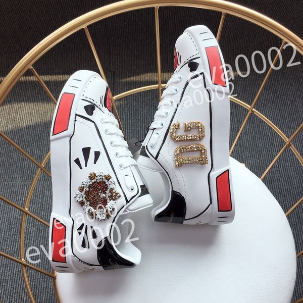 

2023 new luxury designer calfskin casual shoes reflective sneakers vintage leather trainers fashion shoes leisure shoe lace-up women mens sn, Black