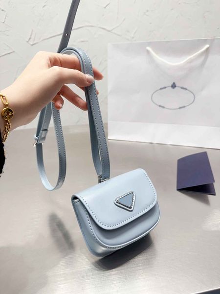 

luxury designer bag airpods bags fahsion tote bag womens and mens totes bags classic crossbody handbags artwork sac
