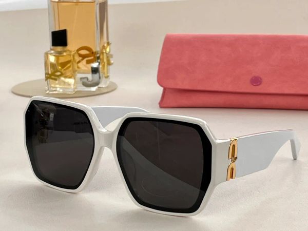 

sunglasses designer ladies designers for women summer style anti-ultraviolet retro plate full frame fashion eyeglasses random box, White;black