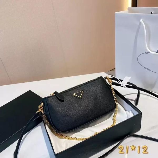 

2023 designers shoulder bags women classic fashion bag designer patent leather handbags lady purse lightweight trend essential for female gi, Black;red