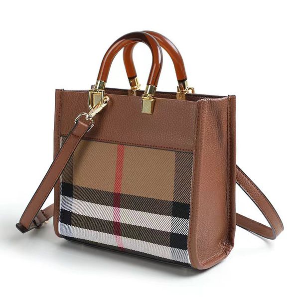 

niche designer contrast color single shoulder crossbody bag 2023 european and american light luxury fashion handbag