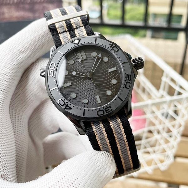 

size 43mm automatic mechanical designer carbon black sapphire glass mirror waterproof men's montel luxury watch, Slivery;golden