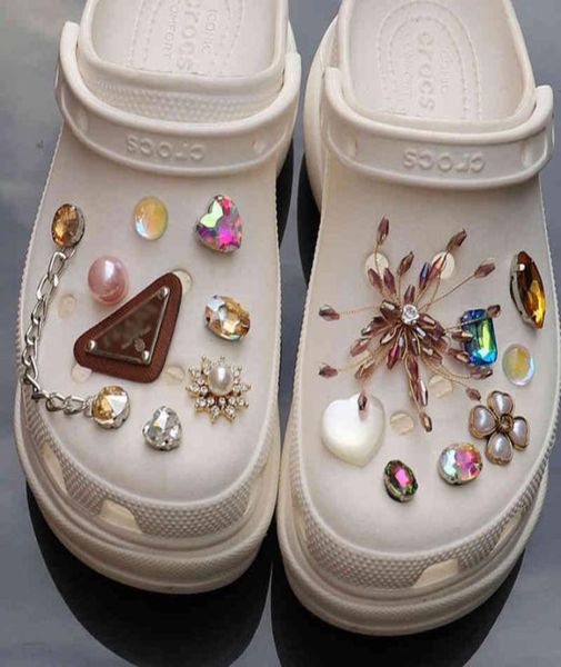 

diy jewelry shoes chains designer rhinestone girl gift pearl decaration metal butterfly rivet accessories charms for croc5641474, Bronze;silver