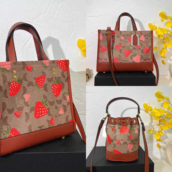 

drawstring shoulder bag designer crossbody bags handbag women elegant strawberry leather bucket bag large beach totes lady purse