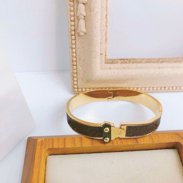 

designer jewelry women 18k gold bangle bracelet stainless steel bracelets wedding fashion flower pattern charm lovers gift s076, Black