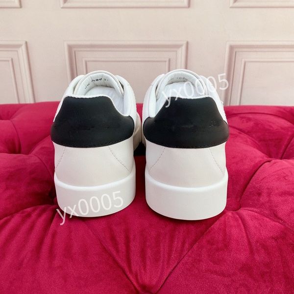 

new brand designer boots women running shoes breathable technology mesh stylish classic black sneaker comfortable2023