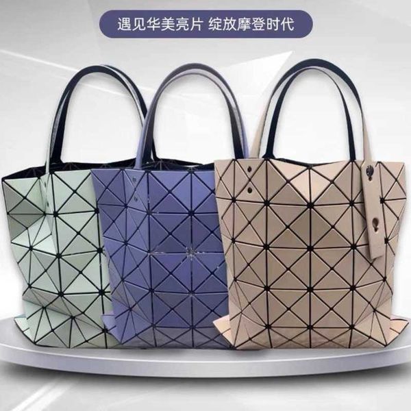 

isseymiyake handbags dsigner tote bags japan miyake's new handbag sold in march