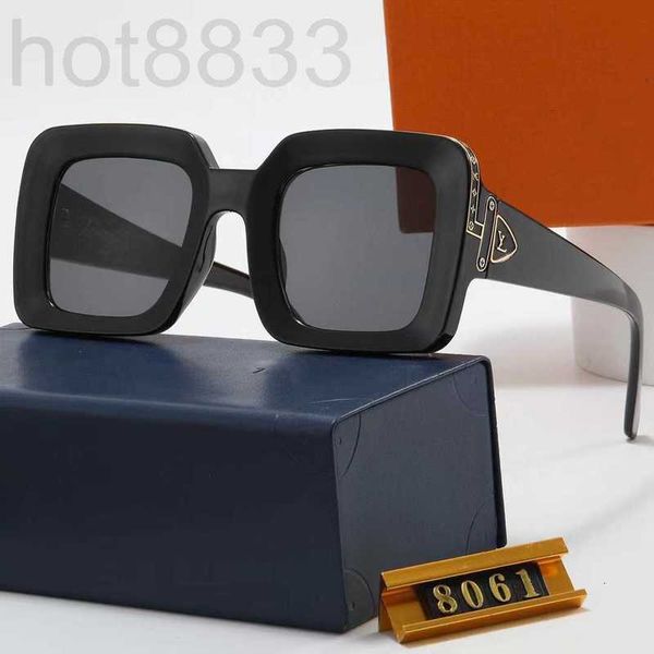 

luxury designer men sunglasses 2023 new sunglasses for men and women with large frame l sunglasses for tourists p8061, White;black