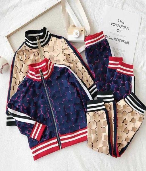 

kids designer clothing sets new luxury print tracksuits fashion letter jackets joggers casual sports style sweatshirt boys cloth6979854, White