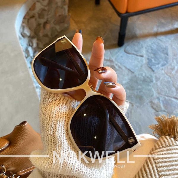

frames 2022 new xiaoxiangfeng women's fashion imitation plate sunglasses net red street shooting live plain glasses, White;black