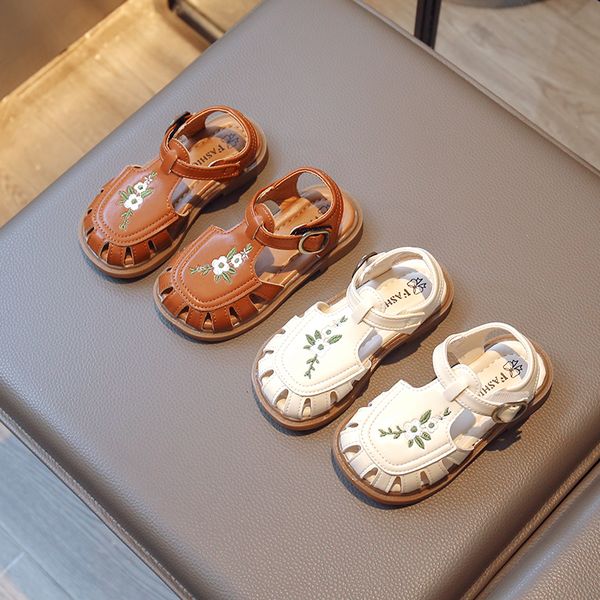 

sandals summer sandals for girls hollow out flower vintage children sliders khaki beige 22-31 classic all-match soft kids flat shoes 230412, Black;red
