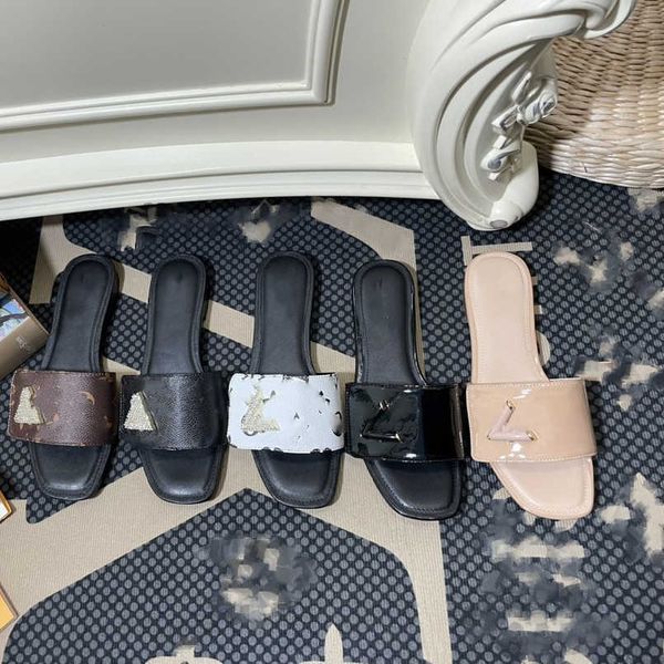 

rhinestone crystal logo slippers women 2023 summer designer shoes slip on mule monograms slides patent beige black flat sandal party dress s