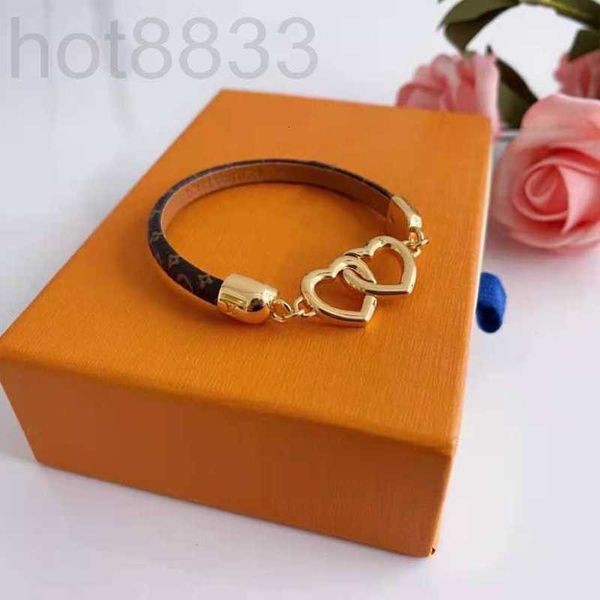 

vintage brand classic old flowers bangle bracelet love new stainless steel bracelet two color leather rope for womens mens fashion jewelry v, Black