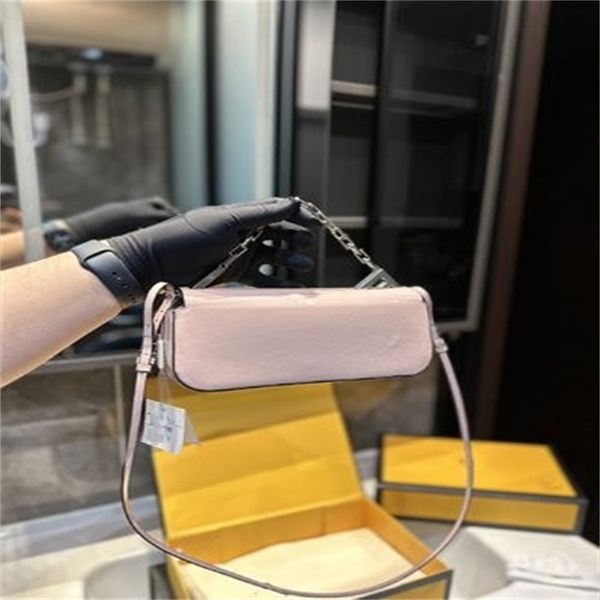 

design baguette dinner bag is fashionable and lightweight straddle shoulder bags colors leather material