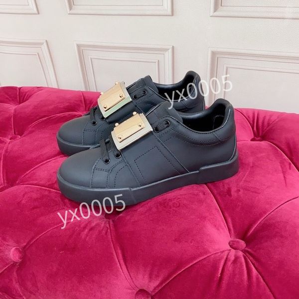 

2023r boots men running shoes breathable technology mesh stylish classic black sneaker comfortable