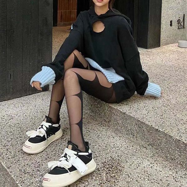 

canvas sports shoes luxury brand 2023, open mouth smile, men and women, autumn and winter sponge cake, thick soled beggar's small white