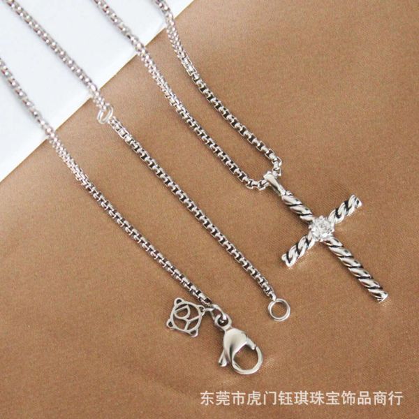 

Classic DY Necklace jewelry designer top fashion accessories Cross Necklaces with Popular Inlaid Imitation Diamond Pendant DY Jewelry Accessories High quality