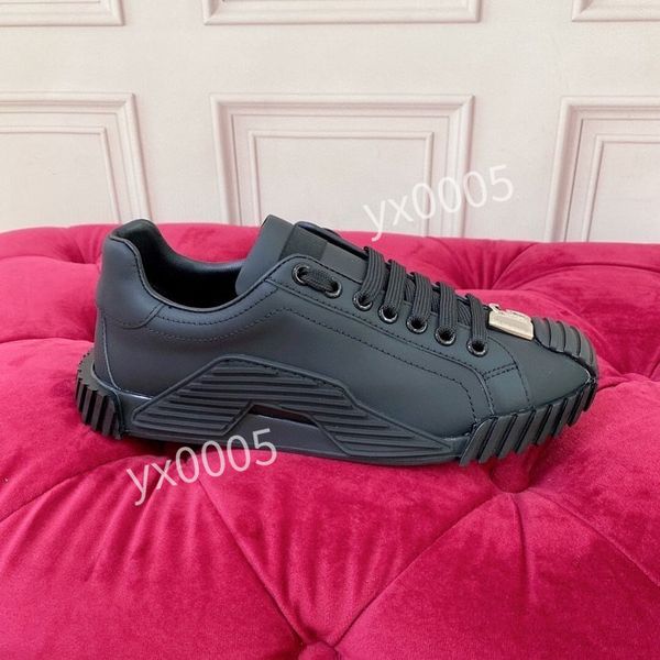 

2023new designer boots mens running shoes breathable technology mesh stylish classic black sneaker comfortable