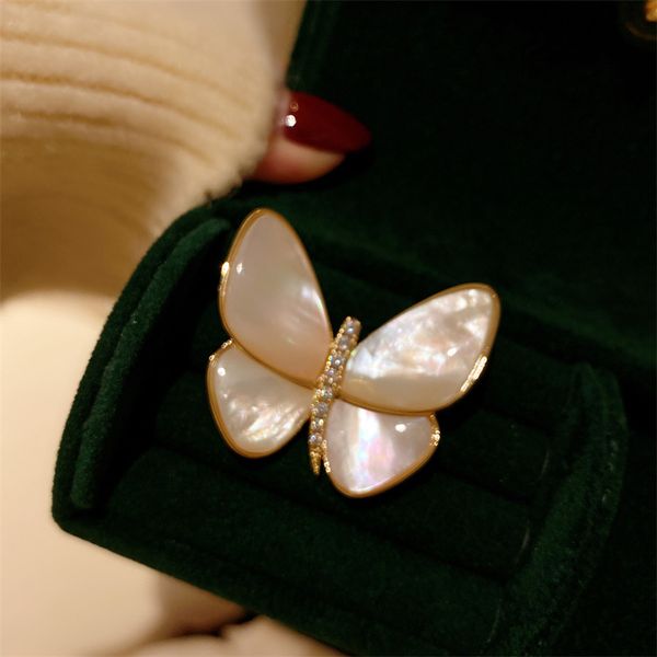 

Luxury Designer Brand Van Butterfly Brooches Women 18K Gold Plated Inlay Mother-of-Pearl Jewelry Brooch Gift Christmas New Year